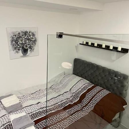 Lovely Apartment In City Center . Belgrado Exterior foto