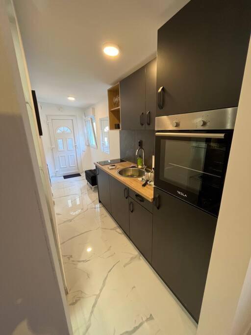 Lovely Apartment In City Center . Belgrado Exterior foto