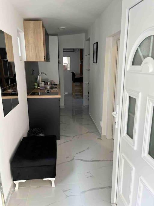 Lovely Apartment In City Center . Belgrado Exterior foto
